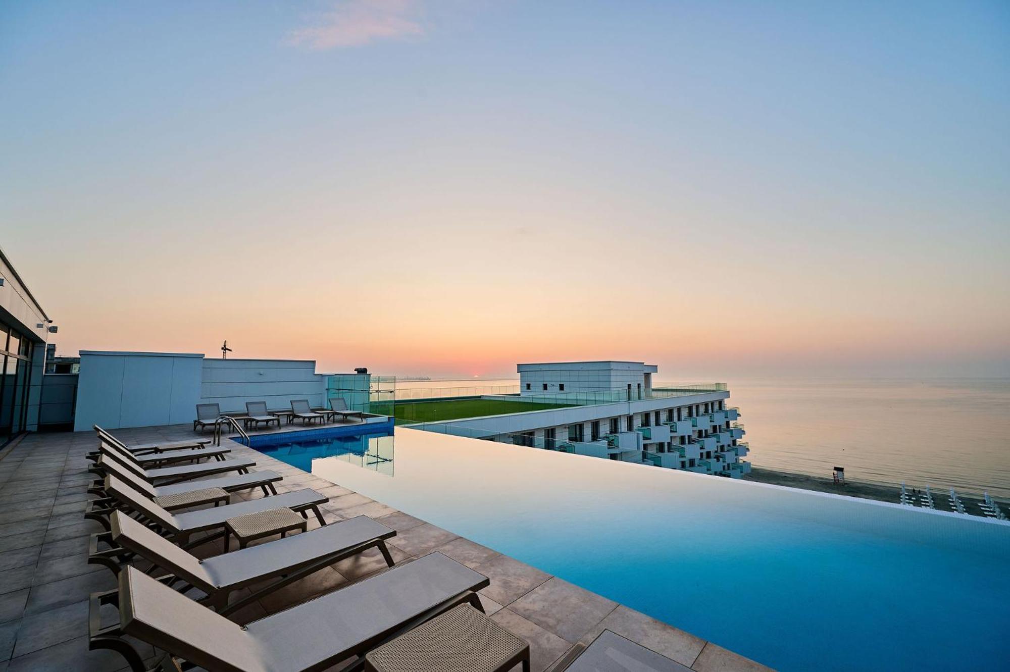 Soleil Anne Studio In Infinity Beach Resort - Parking Mamaia Extérieur photo