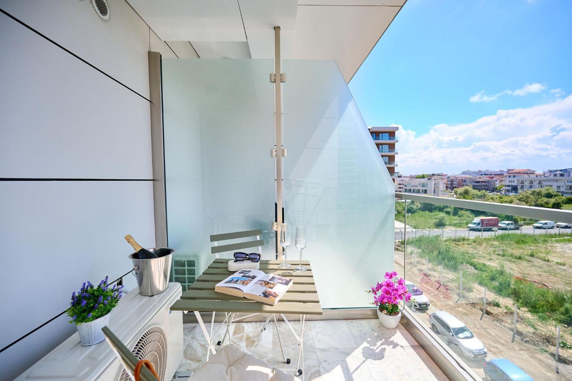 Soleil Anne Studio In Infinity Beach Resort - Parking Mamaia Extérieur photo